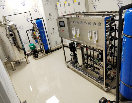 百色某醫(yī)院0.5T雙級反滲透凈水設備